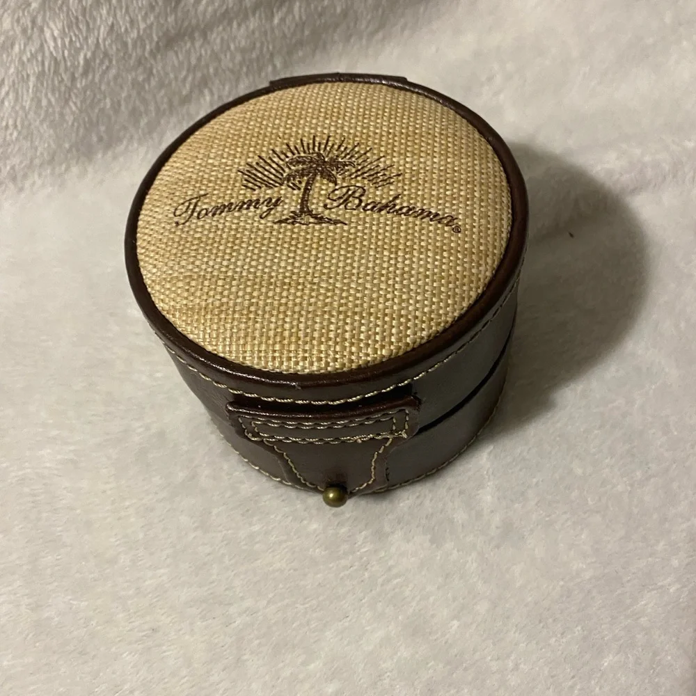 Tommy Bahamas Ladies Watch with Silver Band (Style TB4032) - Picture 6 of 9